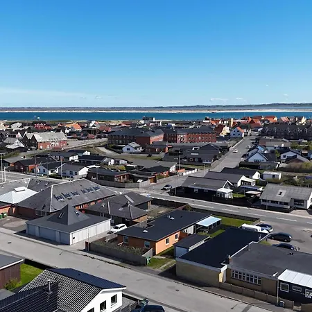 I Stor Og Rummeligt Med God Plads Til Hele Familien Sj673 * Thyborøn