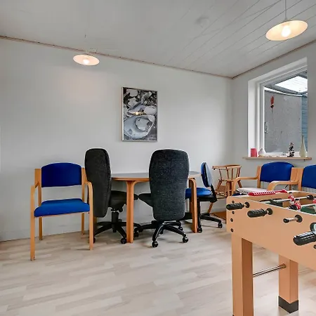 I Stor Og Rummeligt Med God Plads Til Hele Familien Sj673
