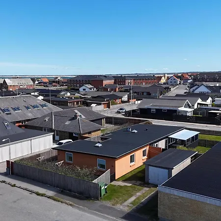 I Stor Og Rummeligt Med God Plads Til Hele Familien Sj673