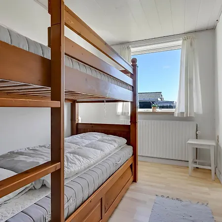 I Stor Og Rummeligt Med God Plads Til Hele Familien Sj673