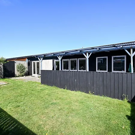I Stor Og Rummeligt Med God Plads Til Hele Familien Sj673 Holiday home